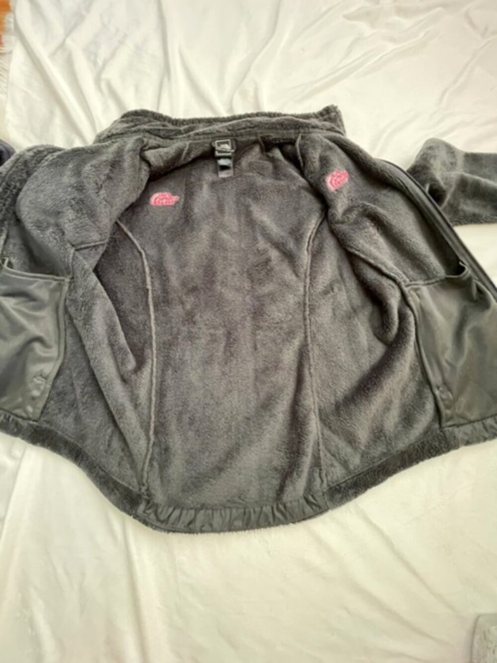 The North Face Women's Osito Zipper Fleece Jacket, Black, Size M - Picture 3 of 6